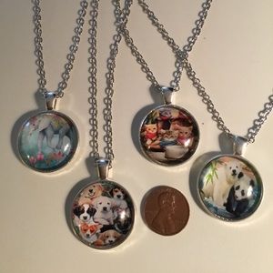 Vu “Warm Animal Necklaces “